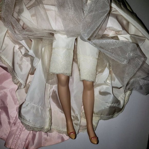 Lenox 22" Porcelain Doll Evening at the Gala Limited Ed. 1992 - Picture 9 of 11